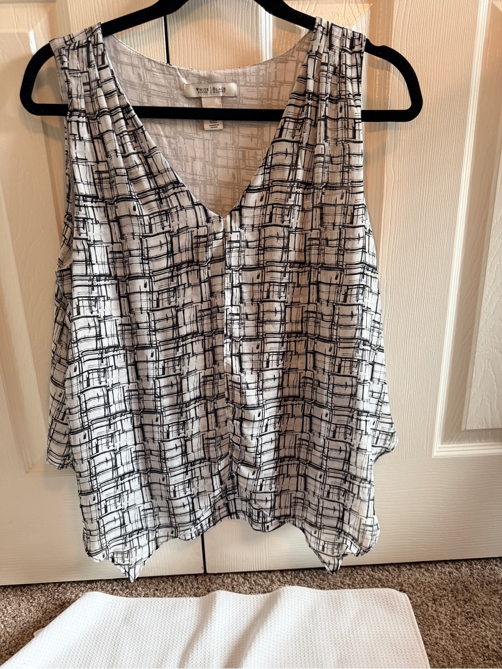 WHBM Black and White Grid V-Neck Tank Top
